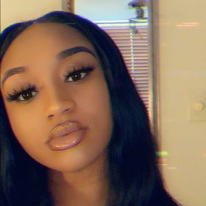 Meet your Posher, Manarah